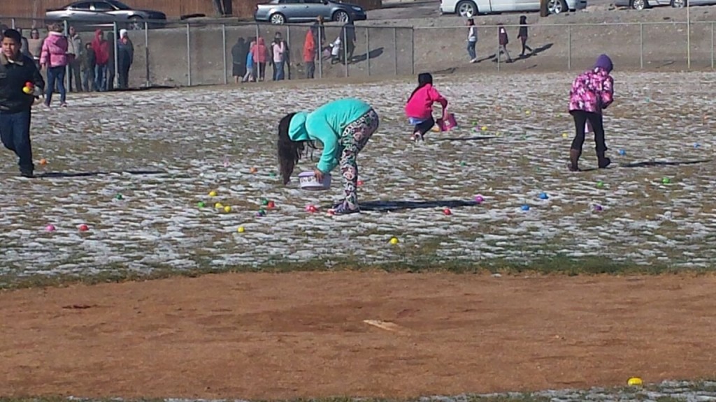 Easter:Kids gathering eggs 6-7